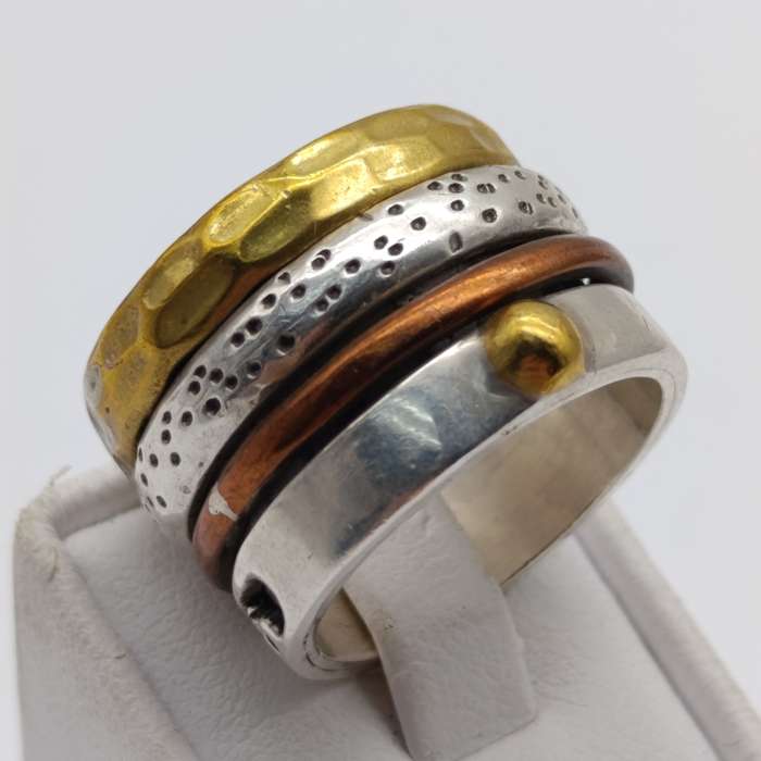 Sterling silver rustic spinner ring - weighs 18.8g - size Q 1/2