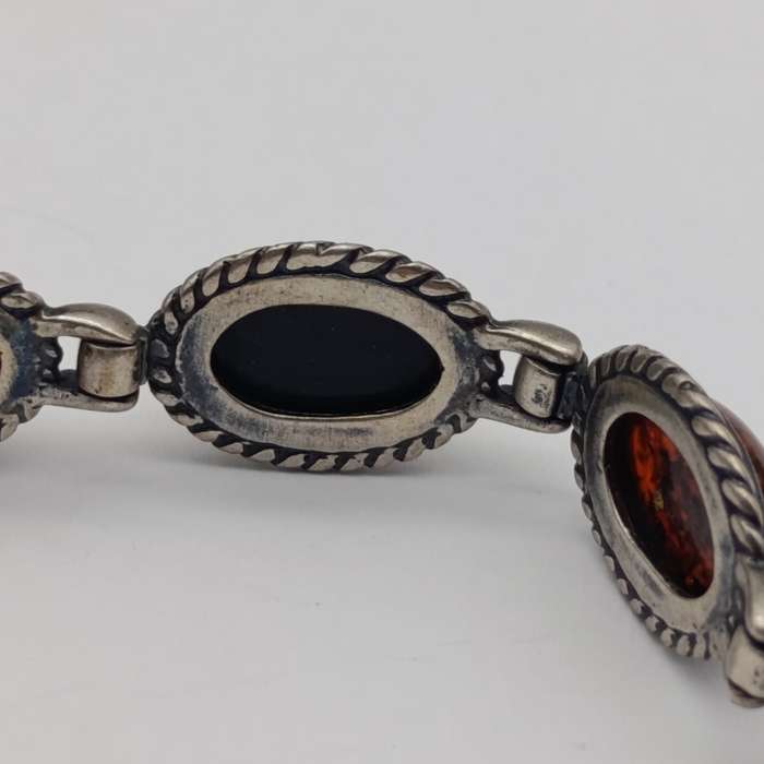 Sterling silver Bracelet with 9 pieces of amber - beautiful piece - 17g