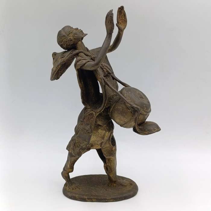 Vintage Ashanti bronze statue of drummer - Lost wax method used