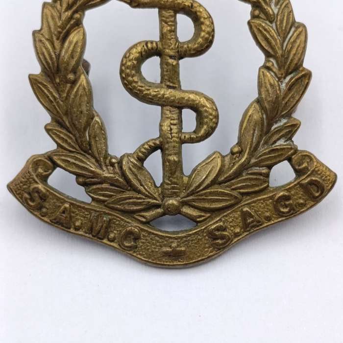 WW2 SA Medical Corps beret/collar badge