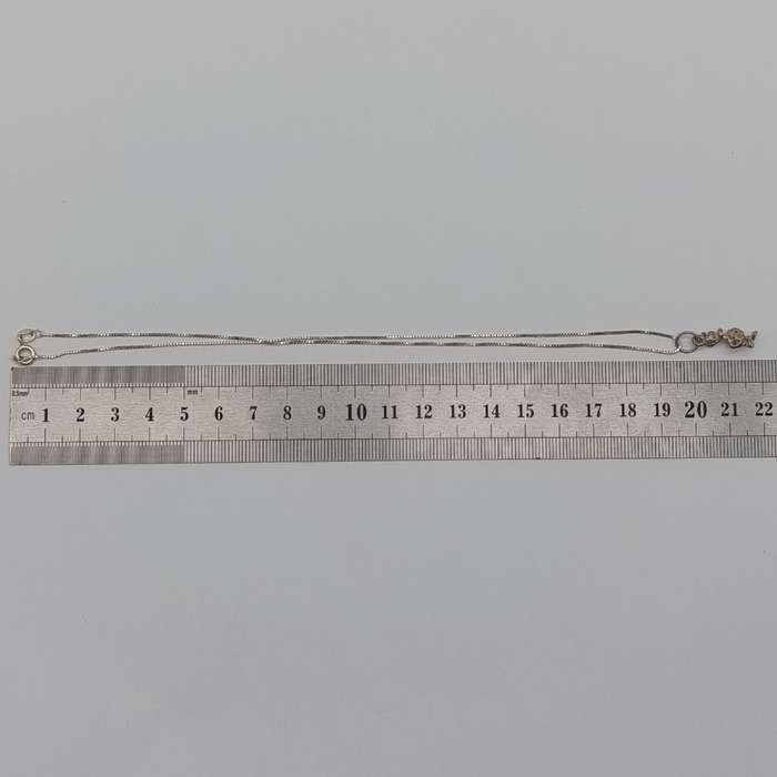 Sterling silver necklace with donald duck pendant - weighs 3.3g - length 39cm