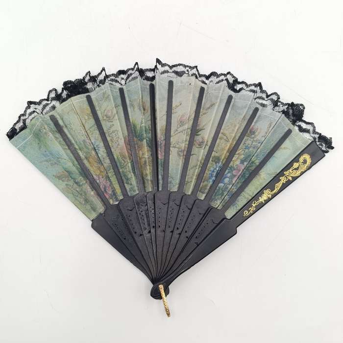 Vintage flower pattern CHinese hand fan