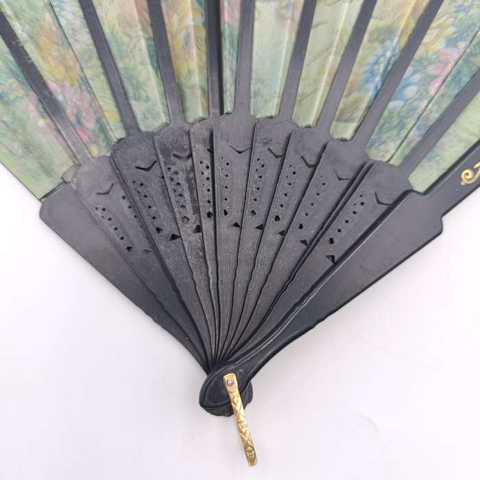 Vintage flower pattern CHinese hand fan