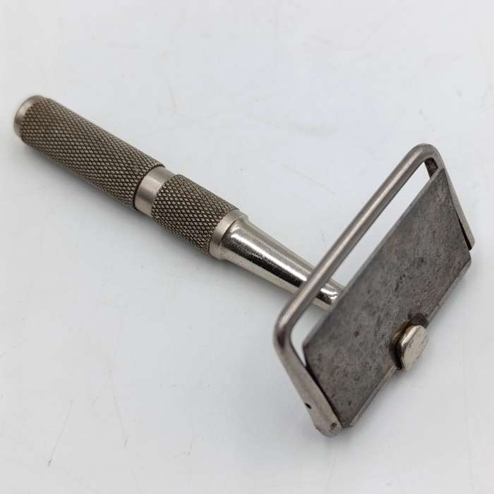 Vintage Rolls-Razor in box with papers - very good condition
