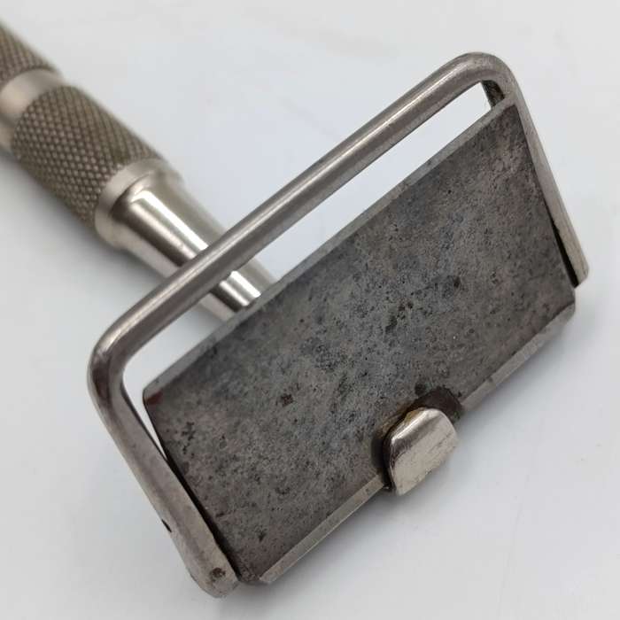 Vintage Rolls-Razor in box with papers - very good condition
