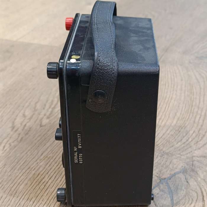 Vintage Universal Avo Meter model 8 in case
