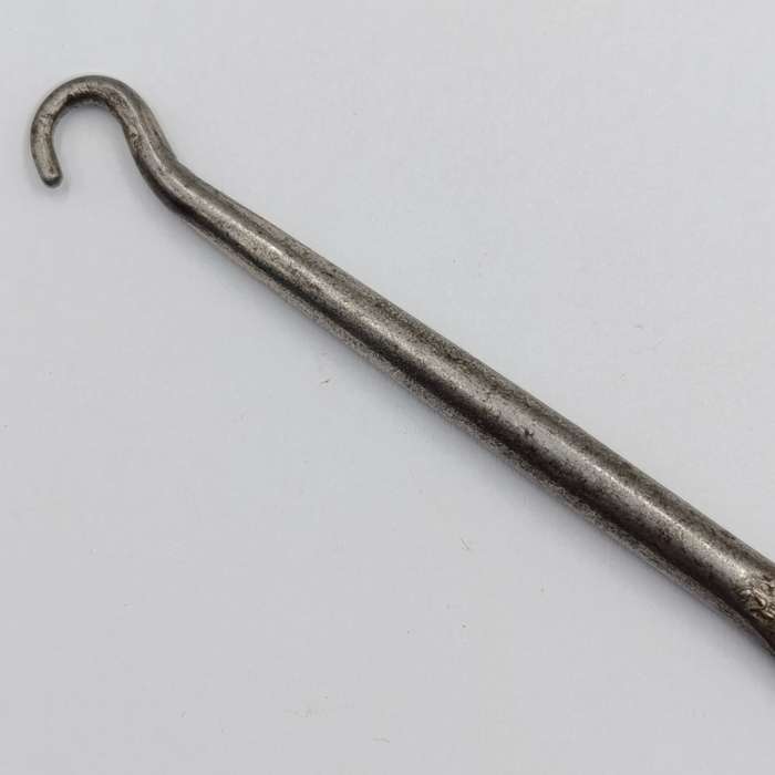 Vintage Cuthberts shoelace puller
