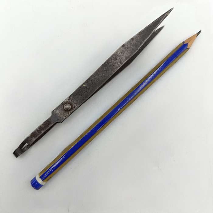 Lot of vintage clay modelling tools in pouch