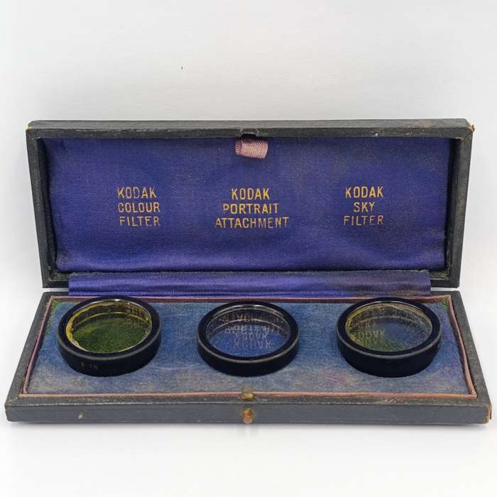 Lot of 3 Antique No.6 lens filters in case