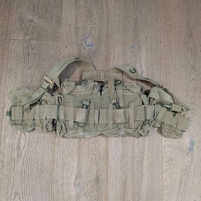SADF Kidney, ammo and R1 ammo pouches on webbing belt