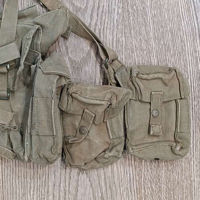 SADF Kidney, ammo and R1 ammo pouches on webbing belt