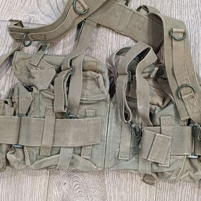 SADF Kidney, ammo and R1 ammo pouches on webbing belt