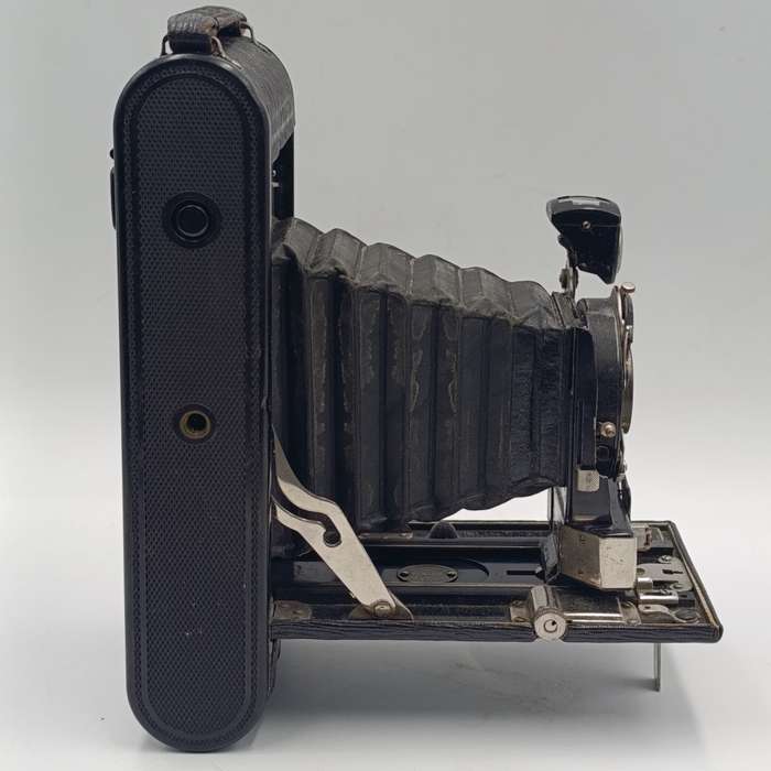 Antique Kodak No.A - 116 folding camera with leather pouch