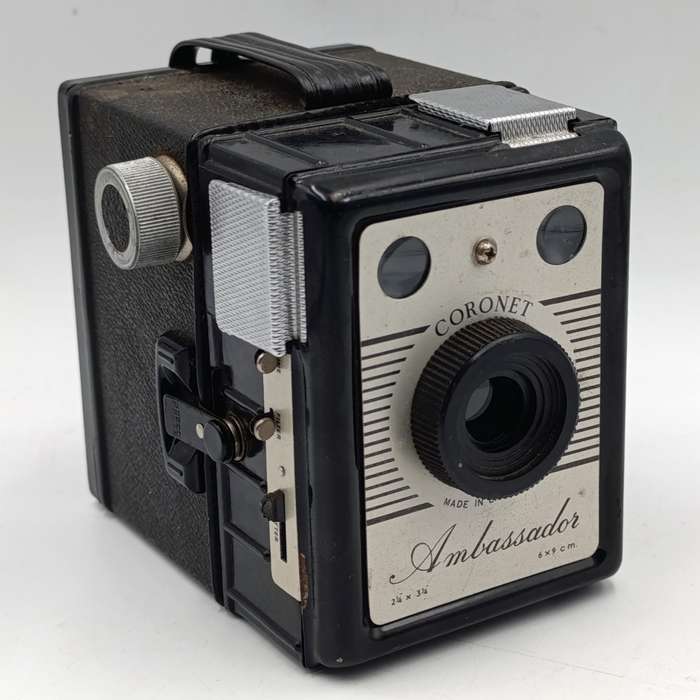 Vintage Ambassador Coronet "Brownie" camera