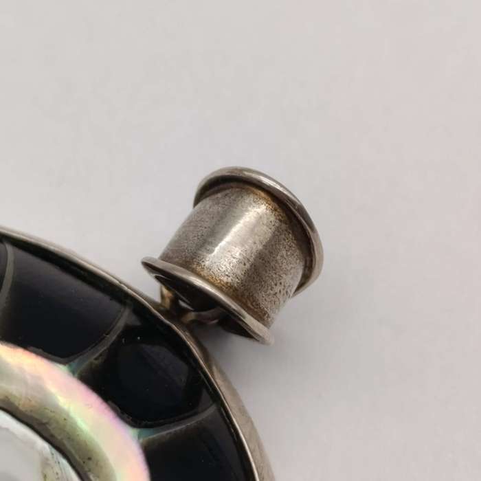 Vintage Nuutitles Shell in sterling silver pendant
