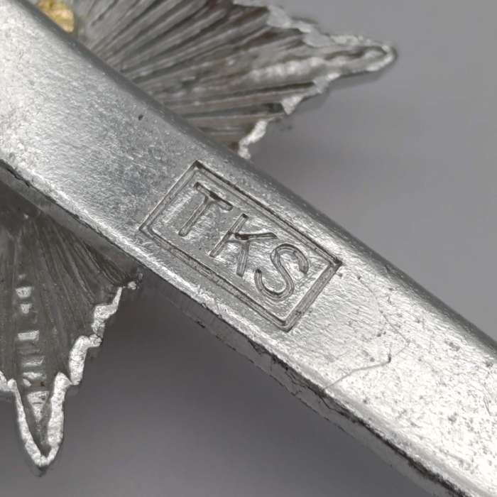 Royal Anglain regiment cap badge