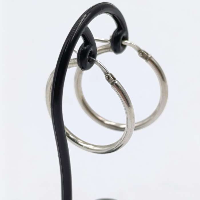 Pair of sterling silver hoop earrings - weighs 2,1 grams