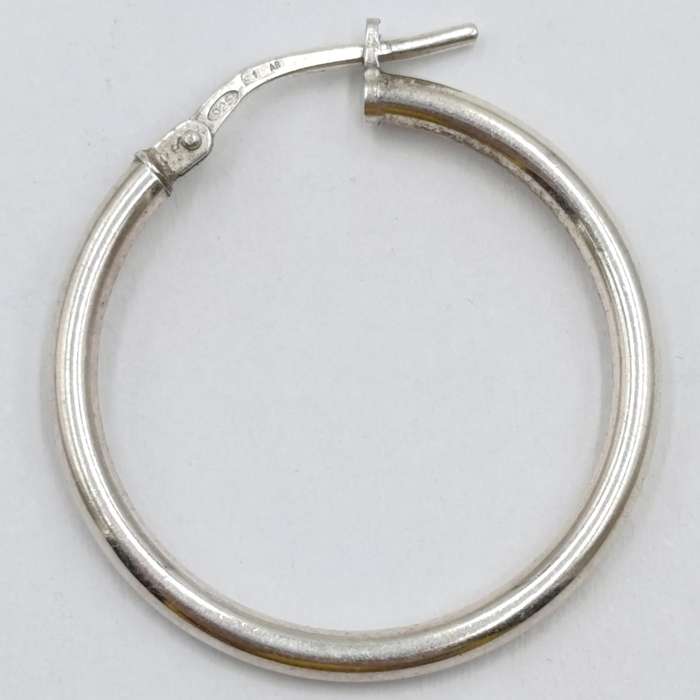 Pair of sterling silver hoop earrings - weighs 2,1 grams