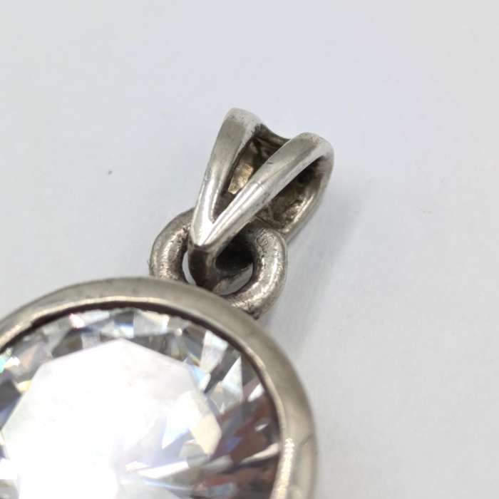 Sterling silver pendant with large clear stone - weighs 3,8 grams