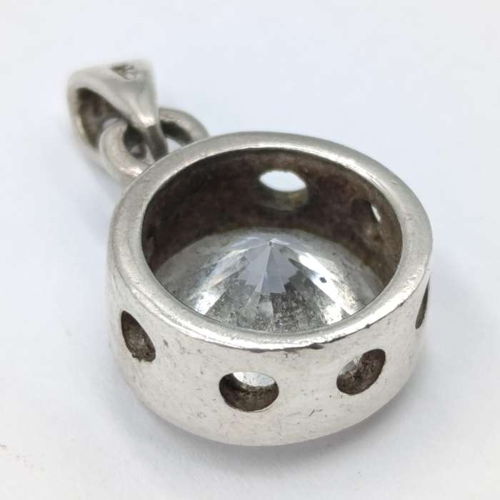Sterling silver pendant with large clear stone - weighs 3,8 grams