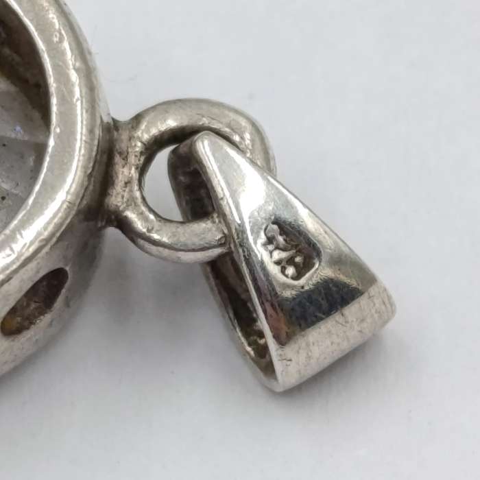 Sterling silver pendant with large clear stone - weighs 3,8 grams
