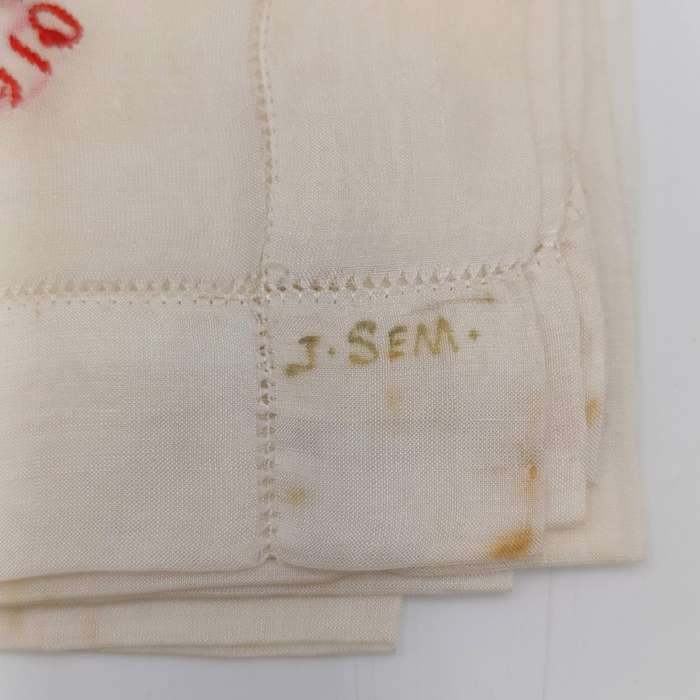 Handkerchief made in 1910 to commemorate the Union of South Africa - excellent condition