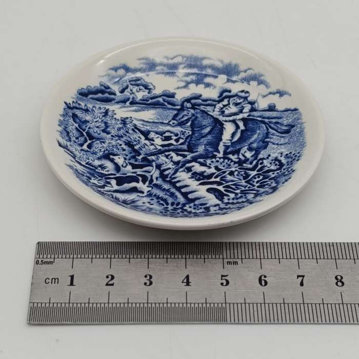 The Hunter by Myott 1982 miniature porcelain plate