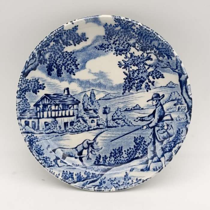 The Hunter by Myott 1982 miniature porcelain plate