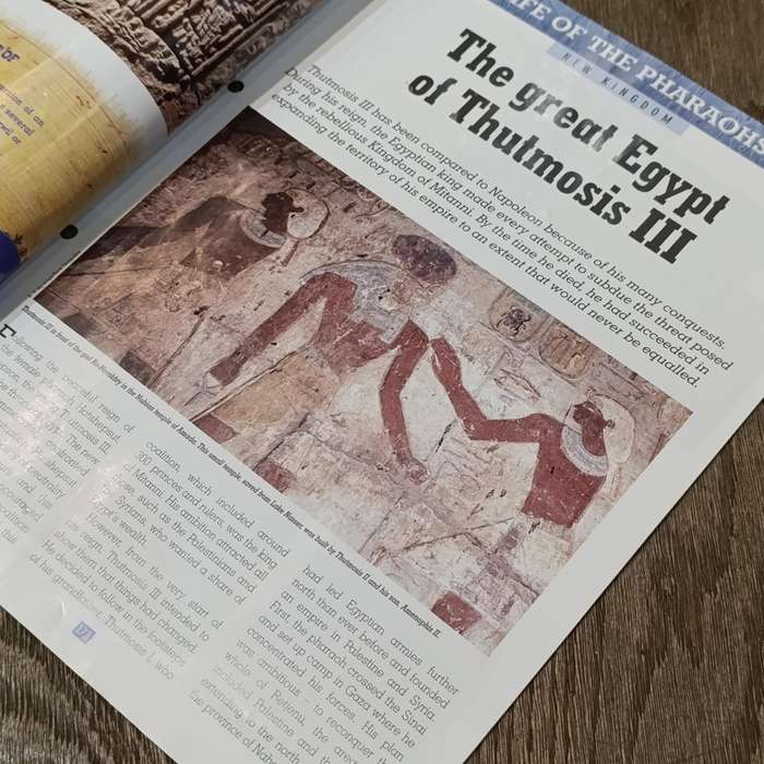 Lot of 5 gods of Ancient Egypt figurines with magazines