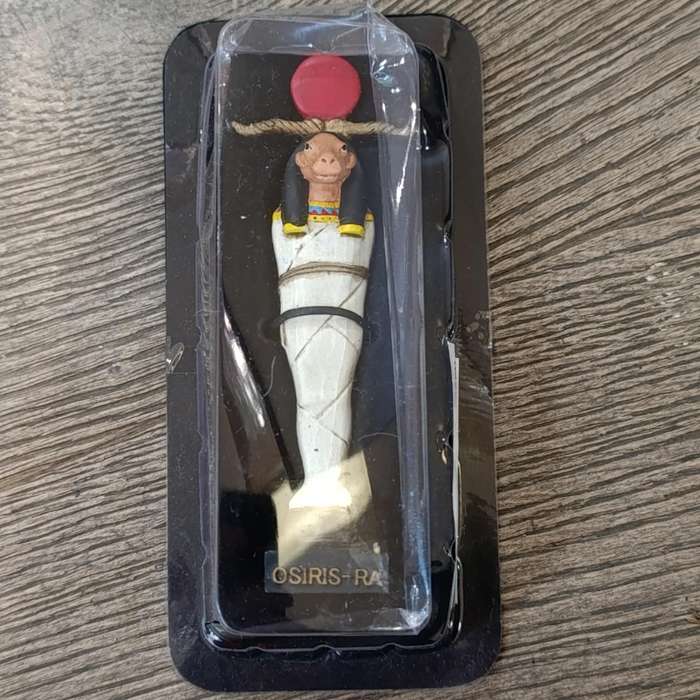 Lot of 5 gods of Ancient Egypt figurines with magazines