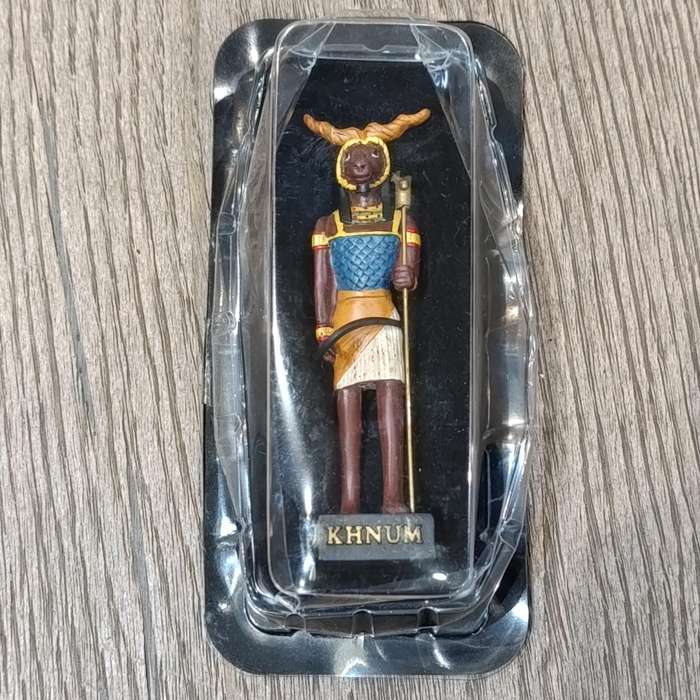 Lot of 5 gods of Ancient Egypt figurines with magazines