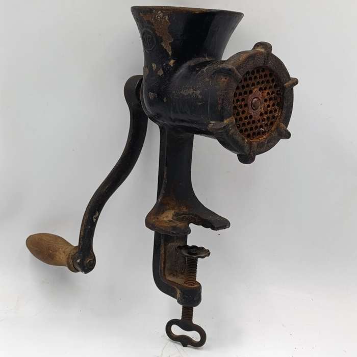 Vintage DB No.8 meat grinder