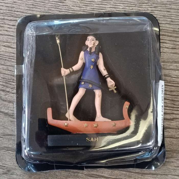 Lot of 5 gods of Ancient Egypt figrines with magazines