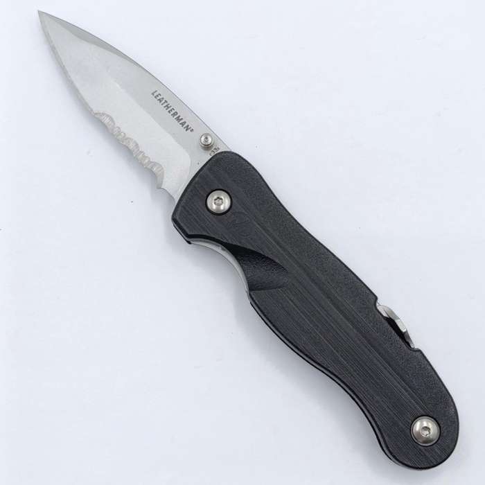 Leatherman C33X black knife with caribiner clip