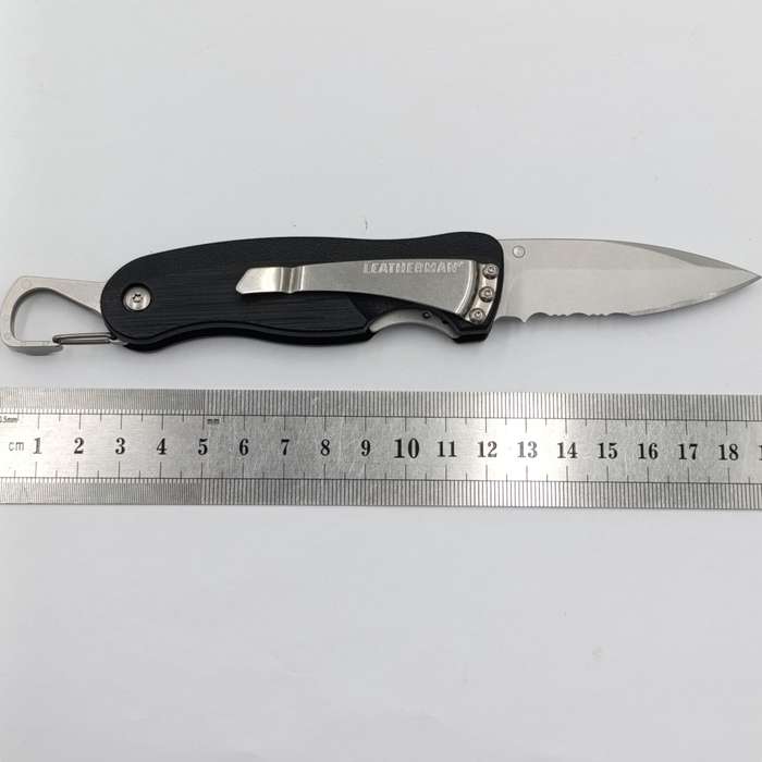 Leatherman C33X black knife with caribiner clip