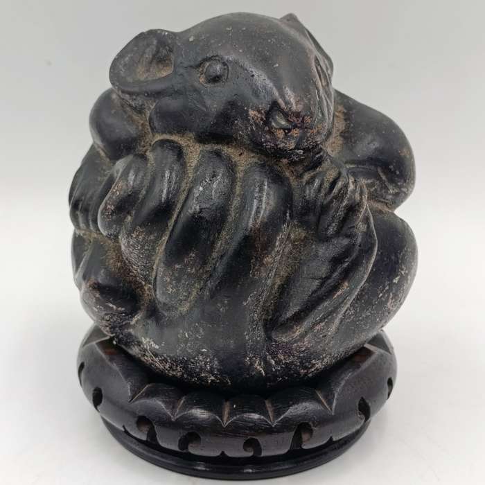 Vintage Japanese coiled mouse stone carving