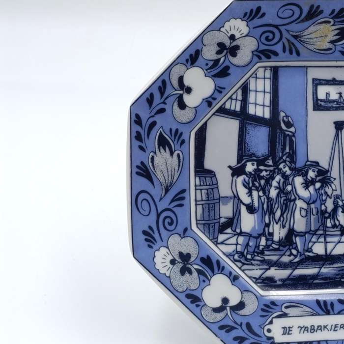 Vintage Delft Traditional Dutch Tradesman the Tobacconist porcelain plate - 16cm
