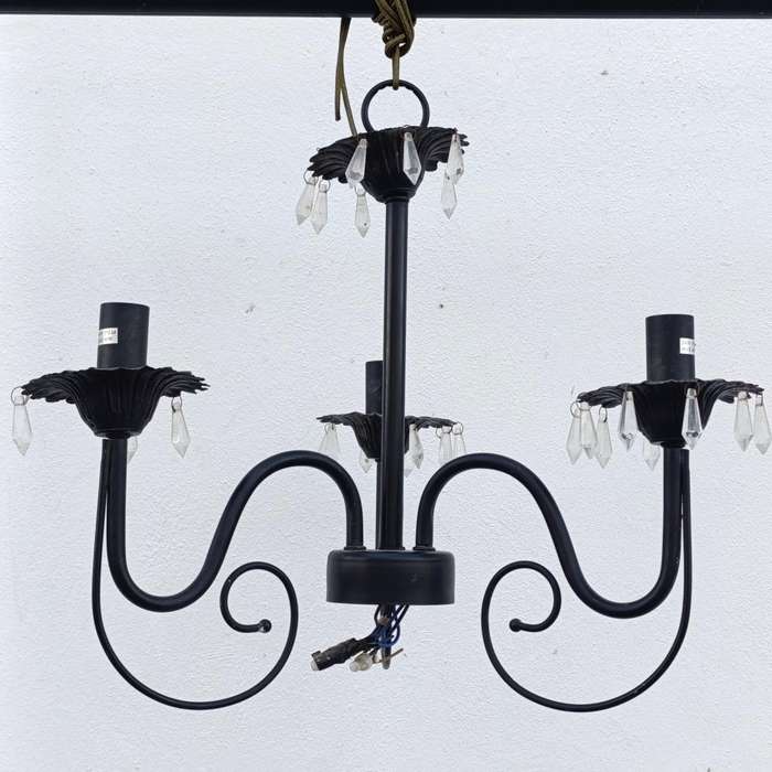 Crystal chandelier with 3 arms