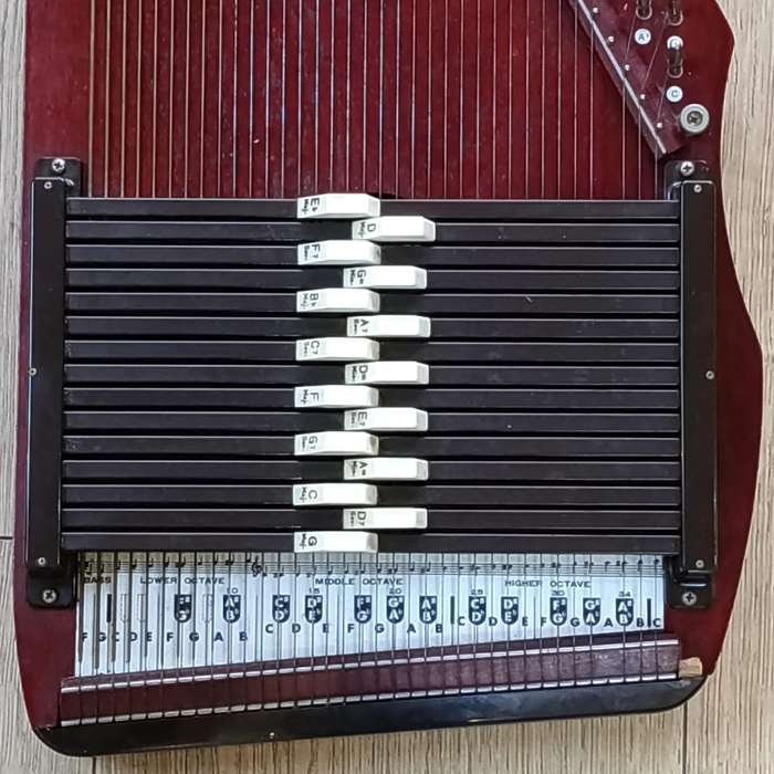 Vintage Tokai Gakki Chroma Harp Autoharp
