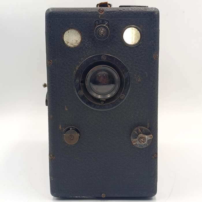 Antique Falling plate box camera - leather handle broken