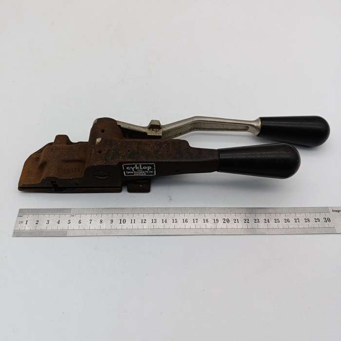 Vintage Cyklop steel strapping tool