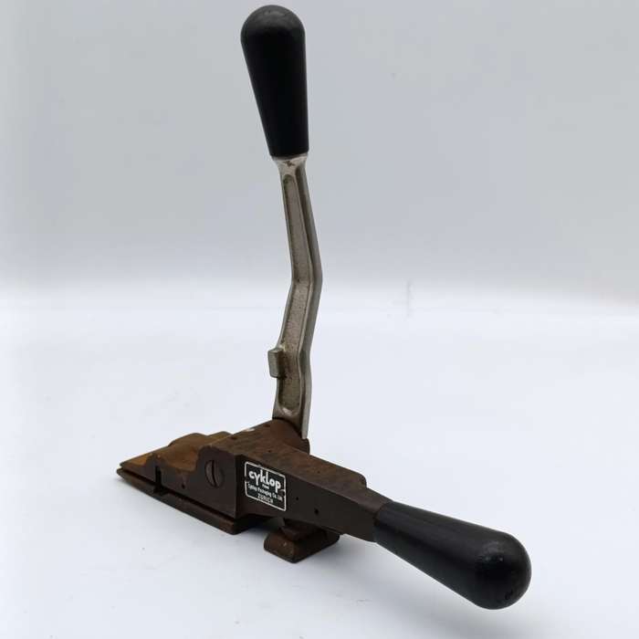Vintage Cyklop steel strapping tool