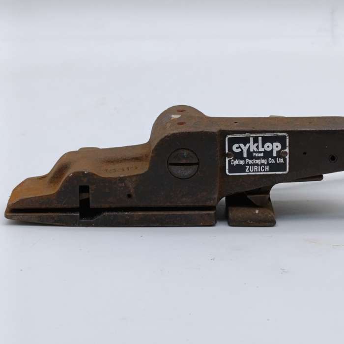 Vintage Cyklop steel strapping tool