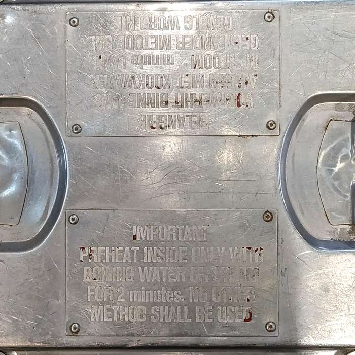SADF stainless steel Food Warmer carry case - one clip missing