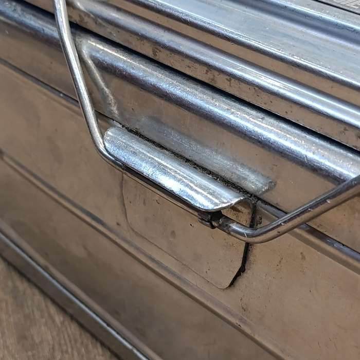 SADF stainless steel Food Warmer carry case - one clip missing