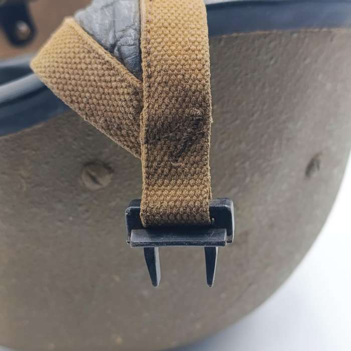 Sa Army Kevlar helmet - buckle clip broken