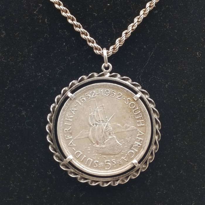 1952 Silver South Africa Crown with silver surround and chain - weighs 43.8g