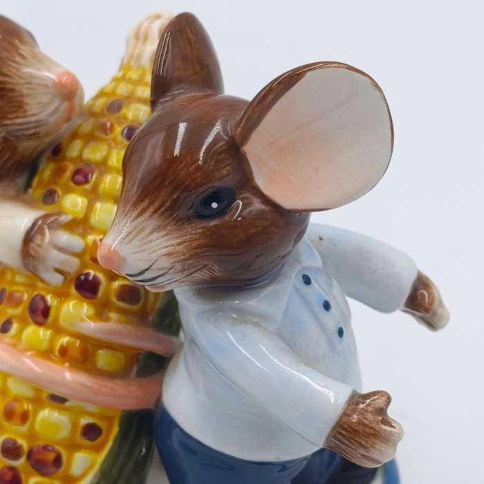 Vintage Function Art Gathering Dinner Mouse