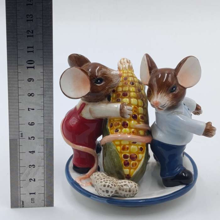 Vintage Function Art Gathering Dinner Mouse