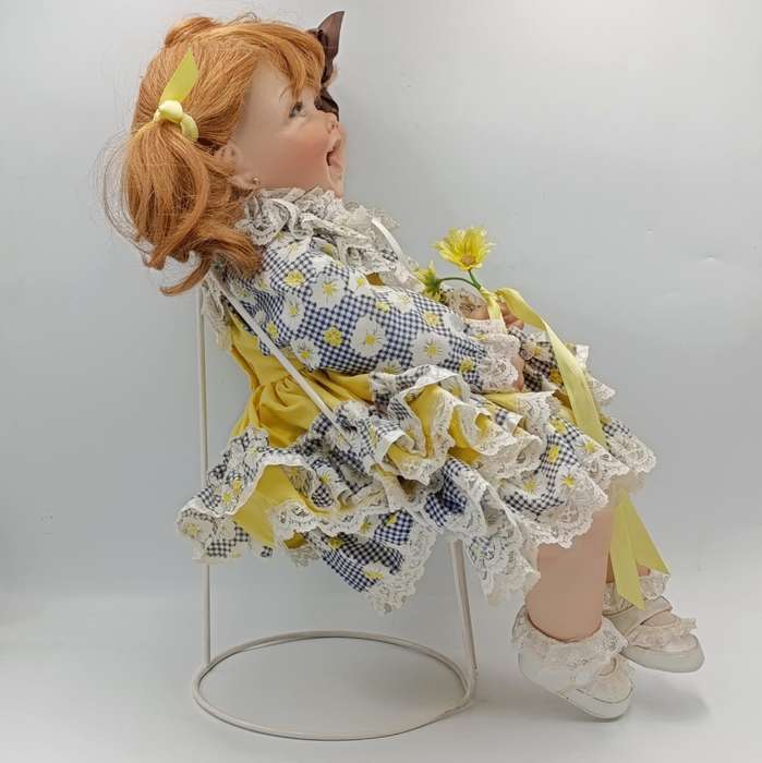 Beautiful little girl porcelain doll with soft body - Height 50cm - with stand